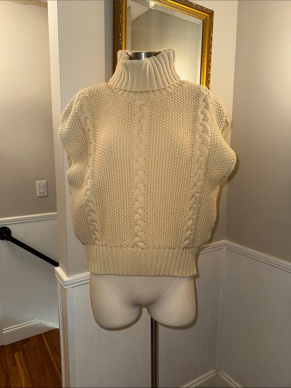 Callahan Cream Sleeveless Turtleneck Knit Sweater - Women's. Medium l. Like new.
